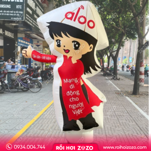 RỐI HƠI VẪY TAY CÔ GÁI ÁO DÀI ALOO