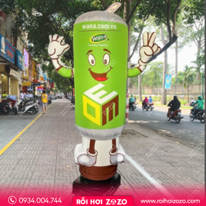 RỐI HƠI VẪY TAY LON NƯỚC DỄ THƯƠNG